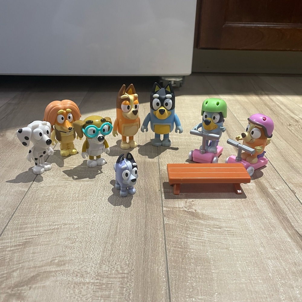Bluey Figurines (Scooter Set, mom and dad, + other characters)